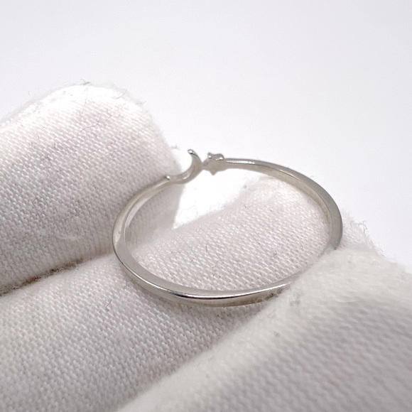 Dainty Sterling Silver Moon & Star Ring - Picture 16 of 17
